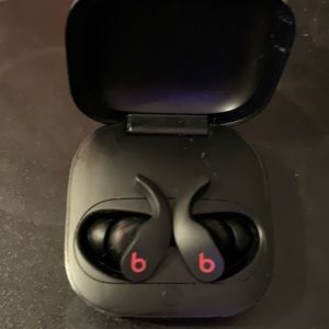 Beats fit pro earbuds